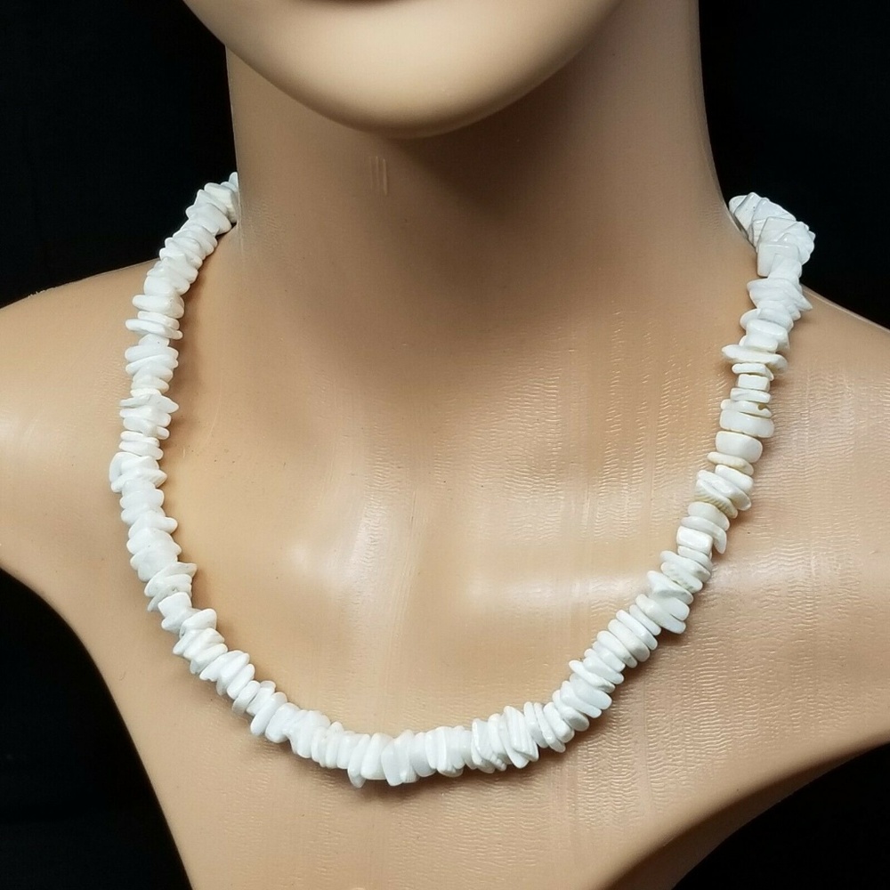 Hawaiian surfer pooka shell necklace 70s style